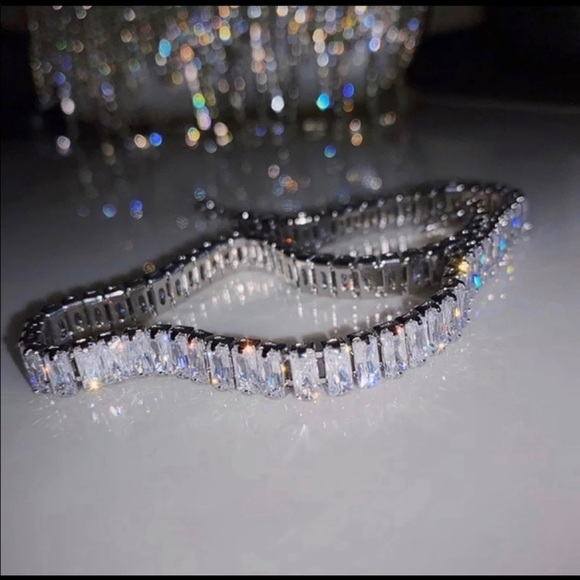 🔥Restock - HOST PICK-BAGUETTE NECKLACE - Picture 8 of 9